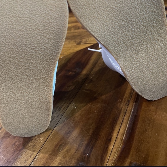 White Shoes - Picture 3 of 4